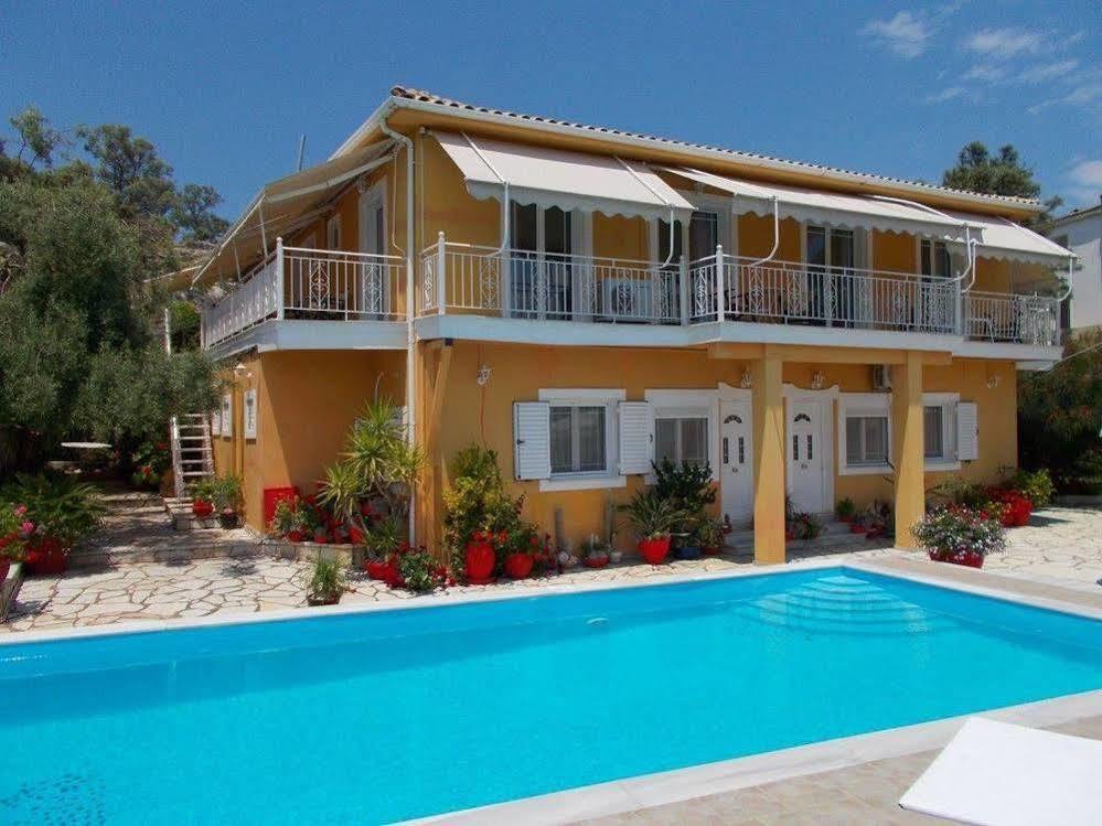 Aleka'S House Hotel Nikiana Exterior photo