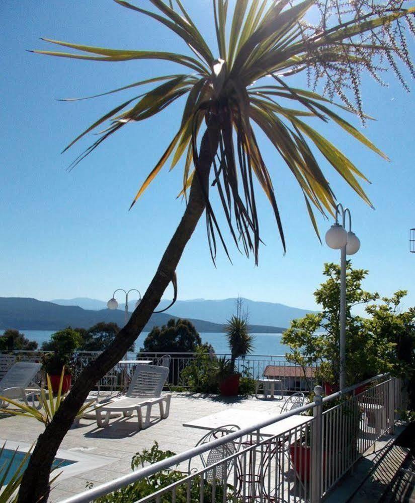 Aleka'S House Hotel Nikiana Exterior photo